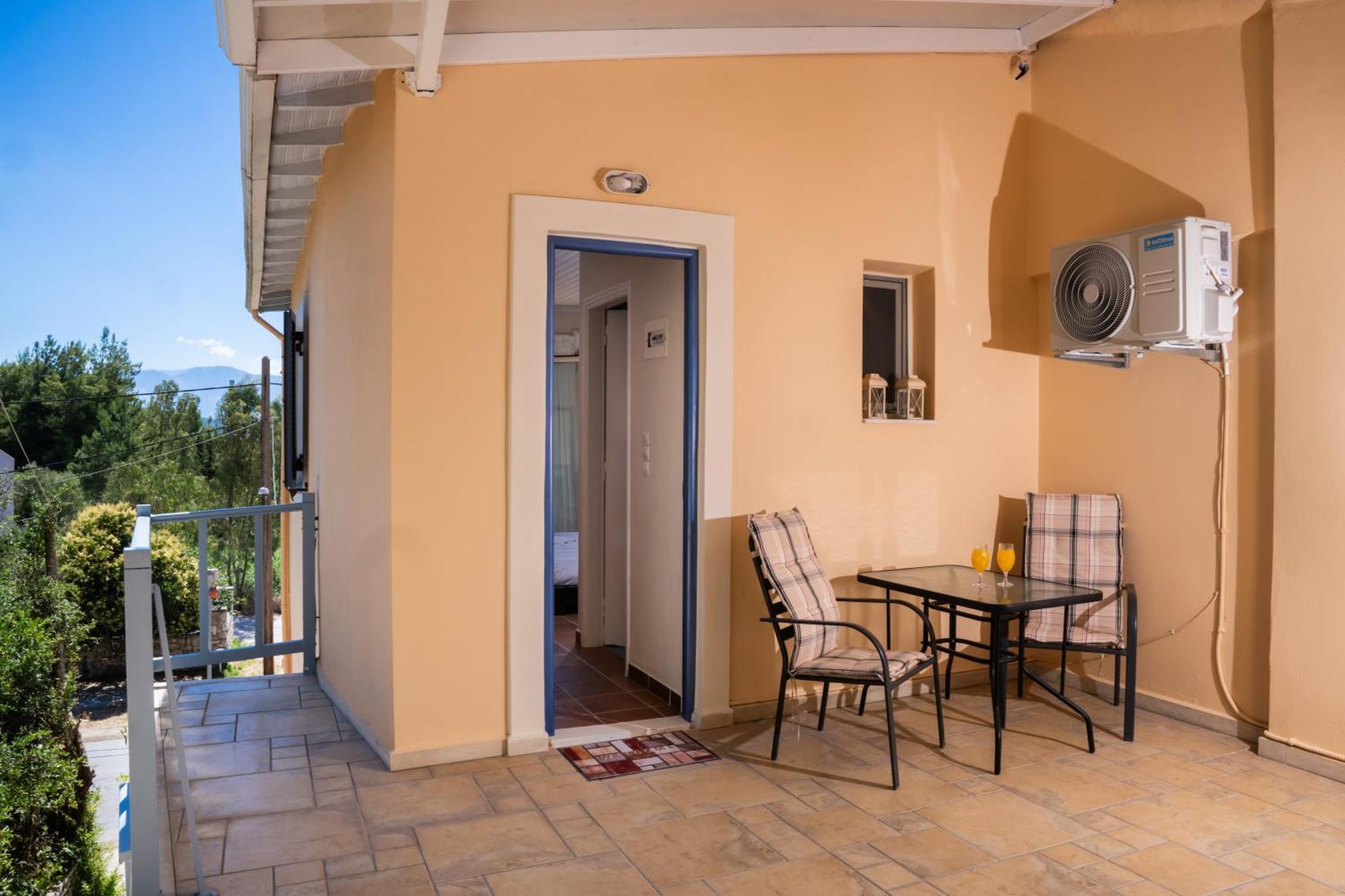 Ionio Hotel Nikiana Exterior photo