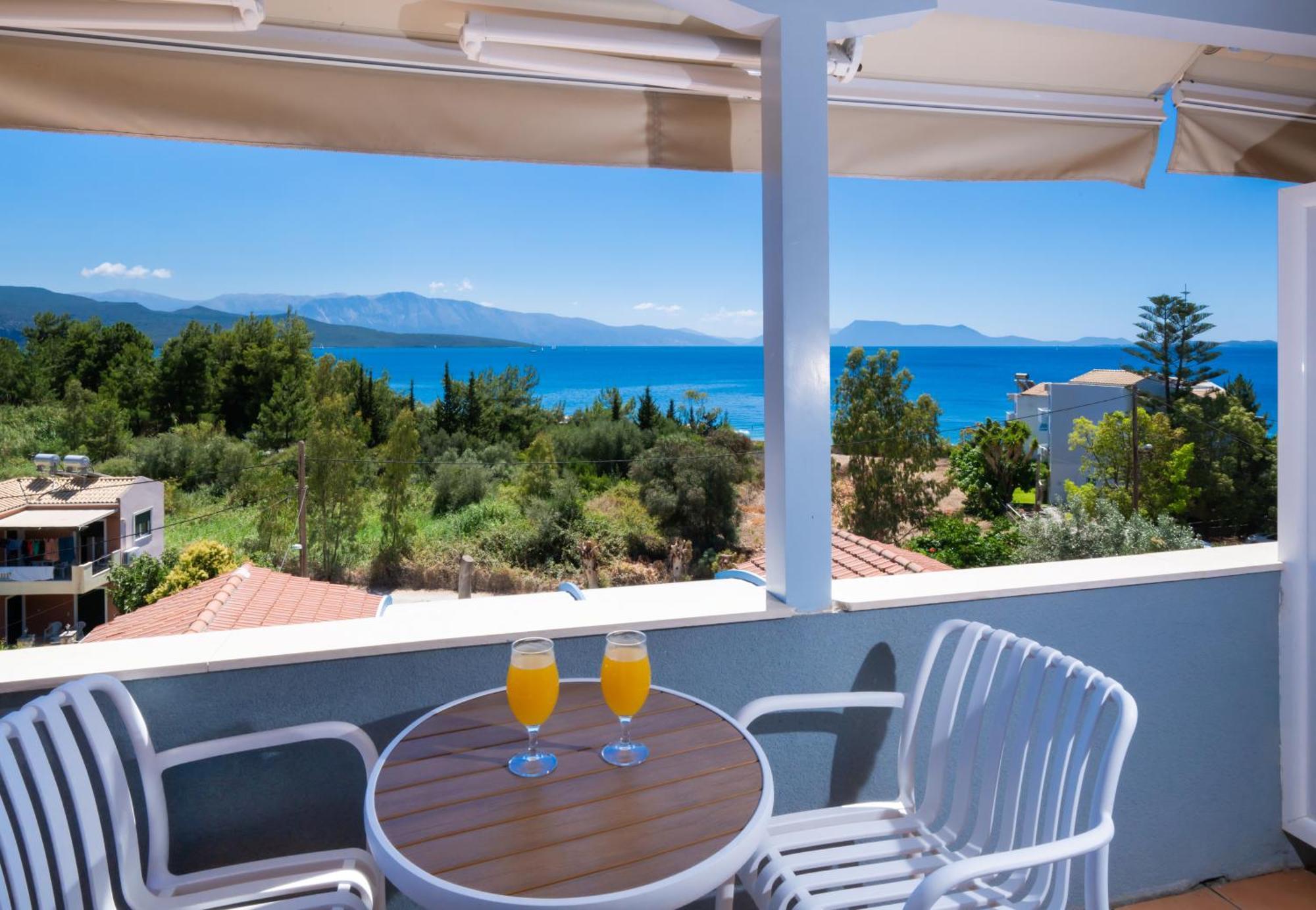 Ionio Hotel Nikiana Exterior photo